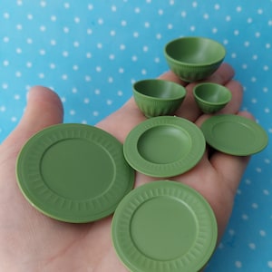 Silicone 3D-molds in the form of dishes of different shapes and sizes (1:6). Molds for polymer clay an, epoxy resin (also UV) and plastic.
