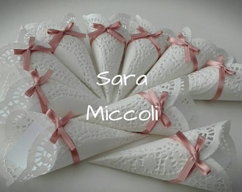 25 Coni portaconfetti in carta con fiocco in raso - portariso - portapetali - wedding petal cones - paper cone - wedding cone