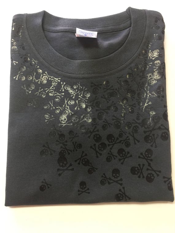 Noctis Skulls T-shirt - Bold, Edgy, and Unique Final Fantasy 