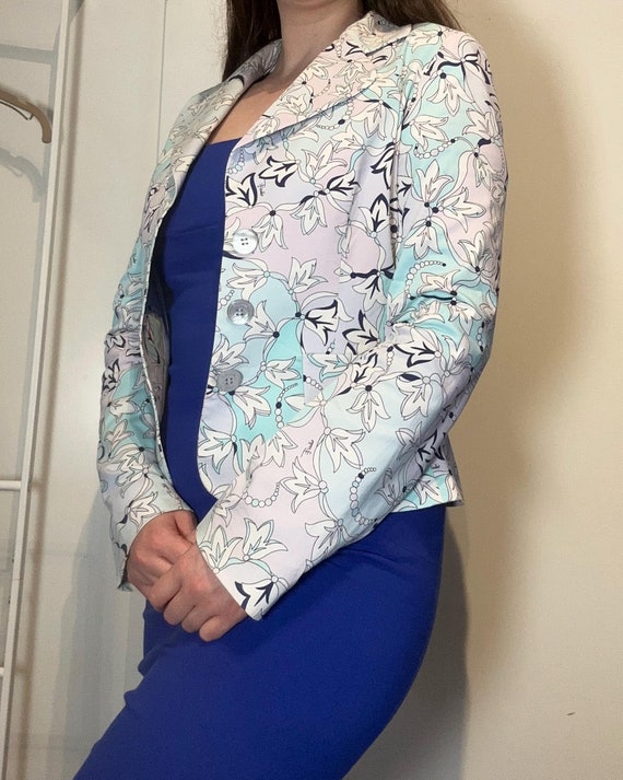 Emilio Pucci, Vintage Pucci Blazer in Iconic Pastel Print - Blue and Lavender Flower Emilio Pucci Blazer - Stunning Vintage Designer Blazer