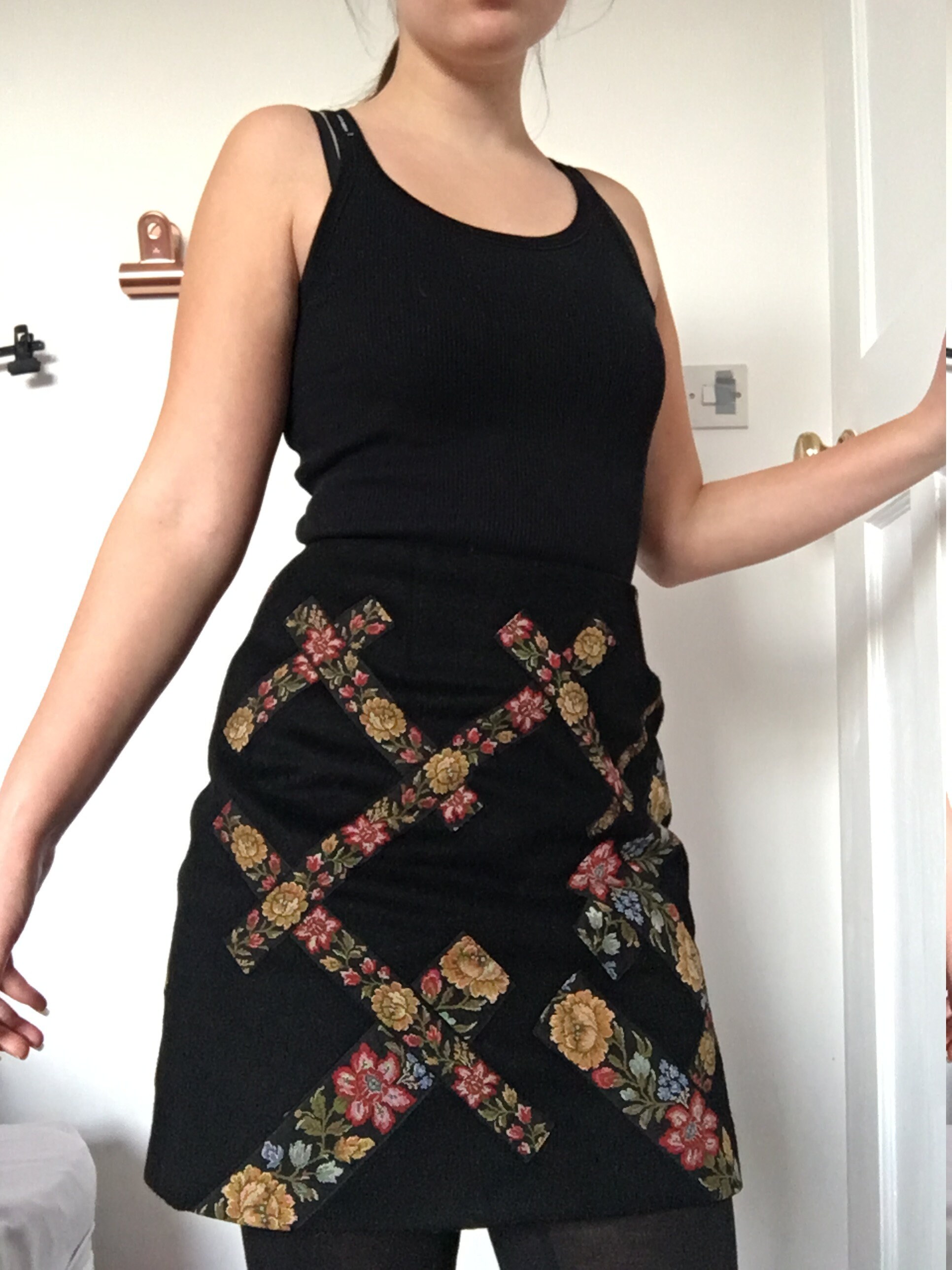 Vintage Cheap and Chic Moschino Skirt From the 90s / Black Felt