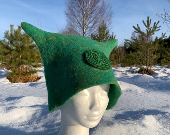 Viking Helmet, Spa Tub Sauna Hat, Felted Viking Hat, Green Horns Hat, Animal Ears Hat, Stylish Sauna Hat