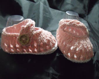 peach booties/peach shoes/baby shoes/baby booties/girl booties/baby shower gift/new baby gift/girl shoes/summer shoes/baby sandals