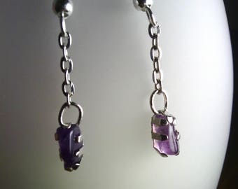 Boucles d'oreilles violette, pendant chaînette argentée et pierre améthyste