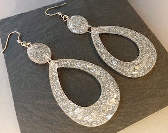 Evening earrings in resin and sequins for women