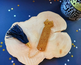 Bookmark in resin and gold sequins in the shape of a cat