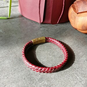 Tobacco brown flat braided leather bracelet for men