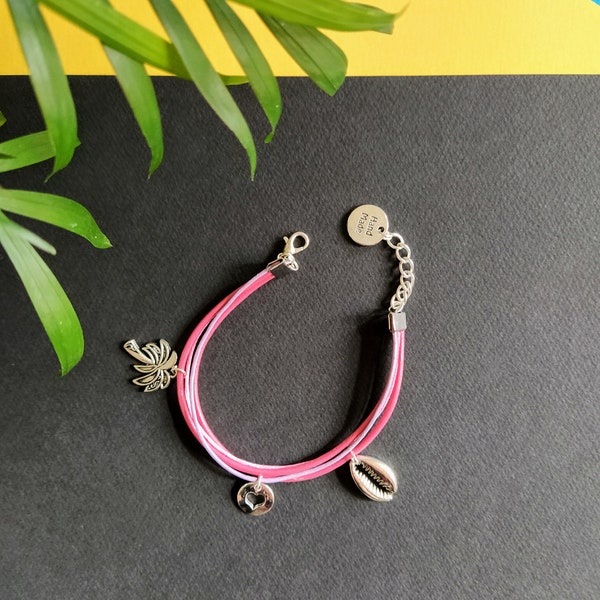 Bracelet lien en cuir rose et breloques métal pour femme