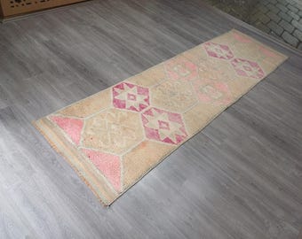 Handwoven Turkish Wool Runner Rug: Vintage Oushak Carpet (2'8x10'3ft)