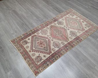 Vintage Handmade Wool Oushak Runner Rug, White Hallway Rug (2'7" x 5'3ft)