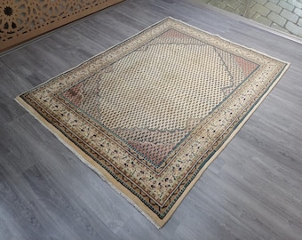 Handmade Vintage Oushak Rug: Turkish Wool Area Rug (5'6x7'7 ft)