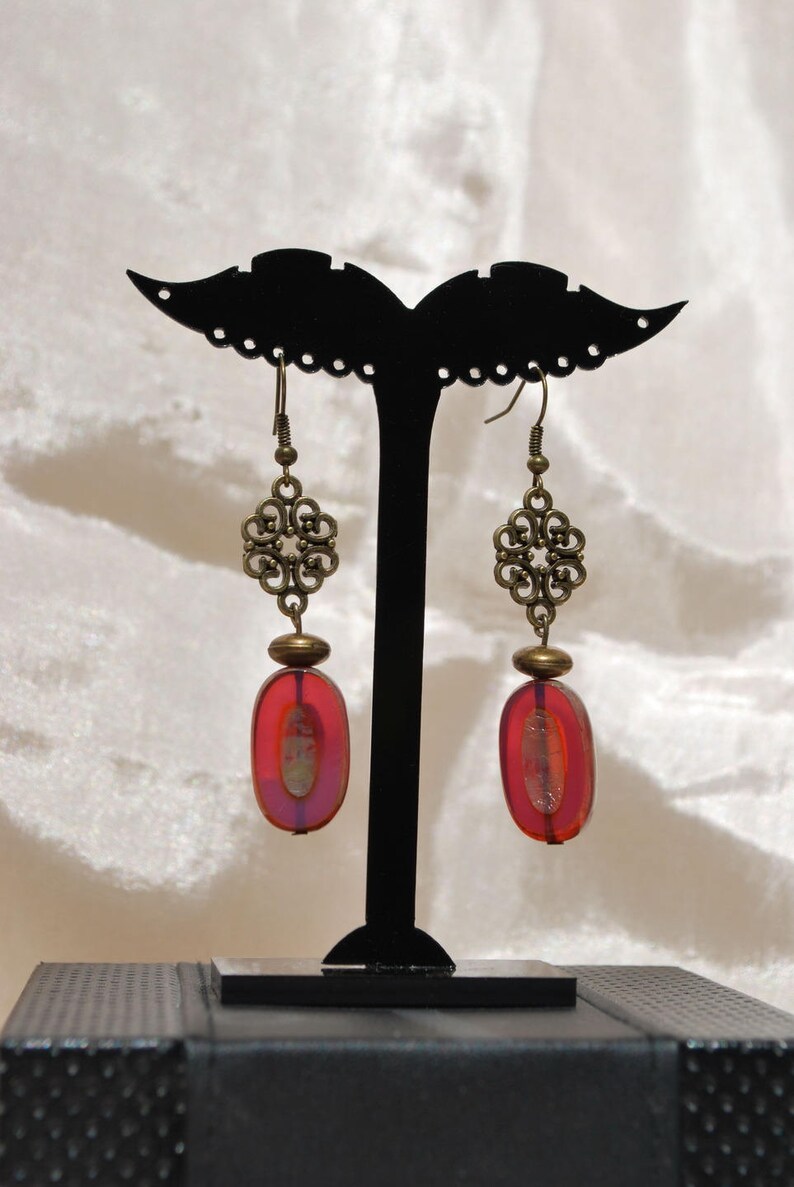 Bohemian Chic-inspired earrings. image 3