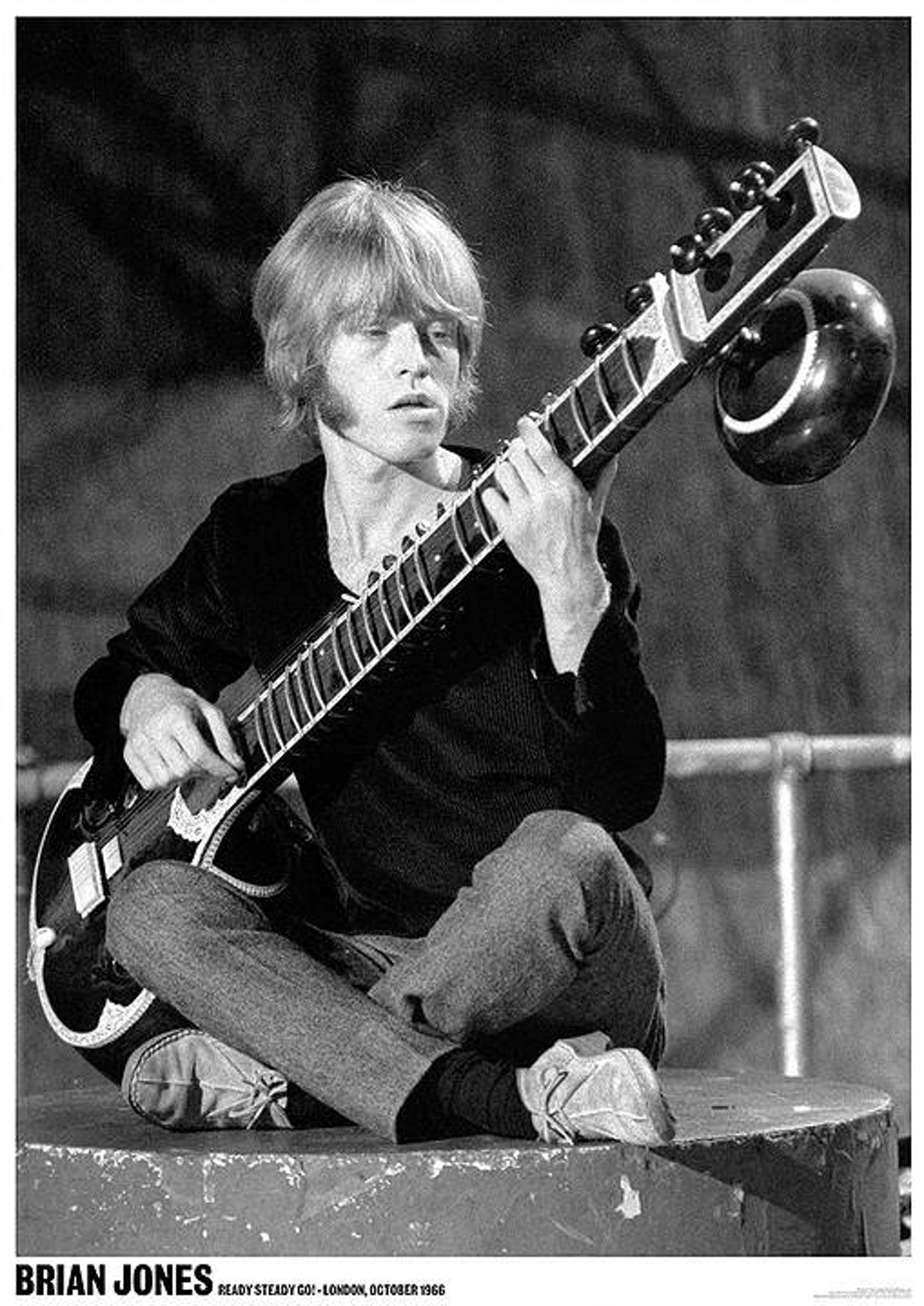 I rolling. Брайан Джонс ситар. The Rolling Stones Брайан Джонс. Брайан Джонс 1969. Роллинг стоунз с Брайаном.