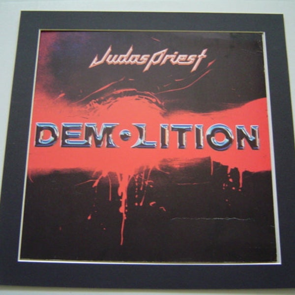 Judas Priest Demolition Original Poster en un montaje hecho a medida listo para enmarcar