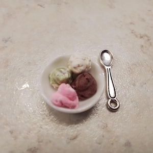 Dollhouse ice cream,chocolate, vanilla,strawberry & pistachio, 4 scoops, dish and spoon,scale 1:12,dollhouse food, ice cream scoops,dessert