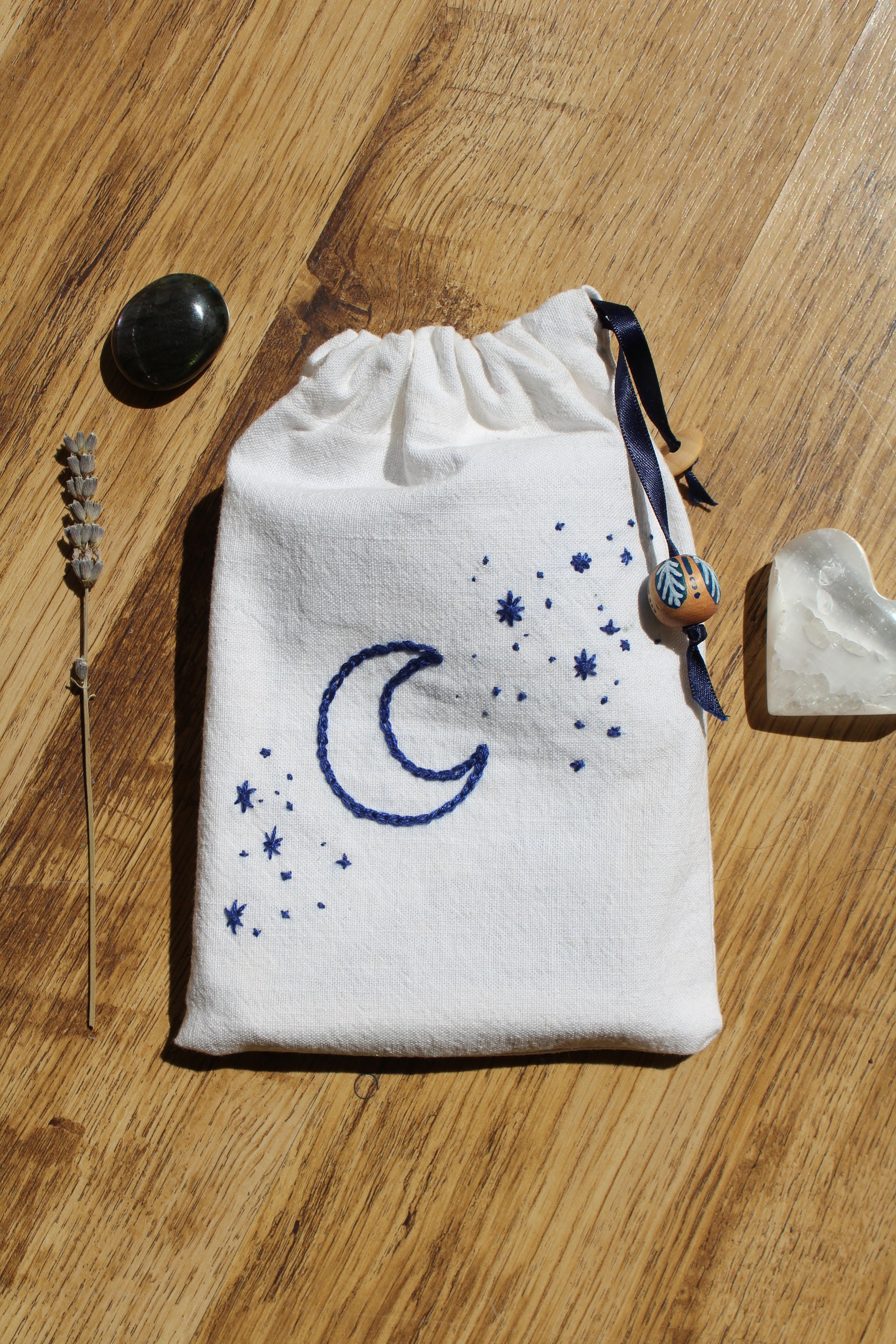 Pochon en Coton Broderie Lune et Étoiles Pour Contenir Cartes Oracles