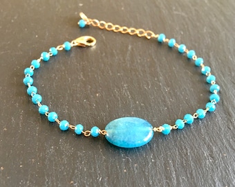 Gold plated bracelet with blue apatite and glass beads