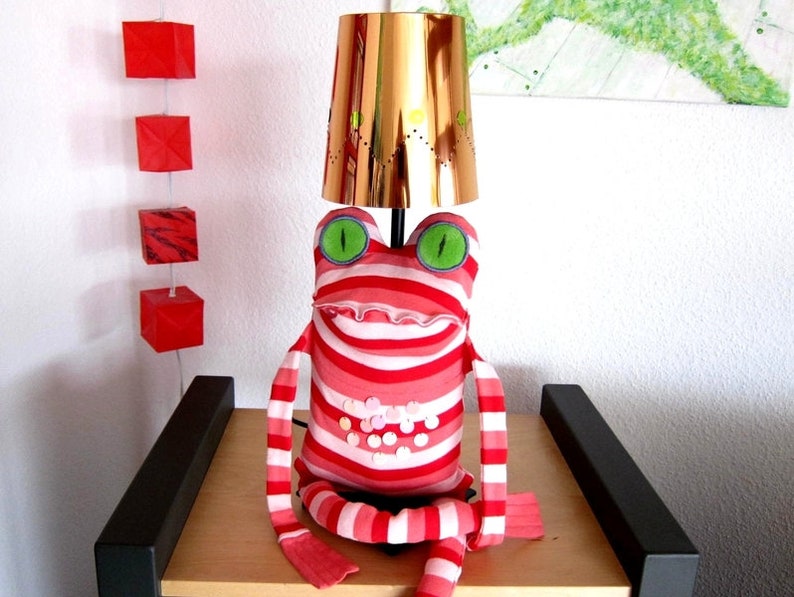 Froschlicht, Lampe, Lichtobjekt, witzige Lampe, Tischlampe, Tischleuchte, Froschlampe, Deko Lampe, Frosch Lampe, originelle Lampe Bild 1