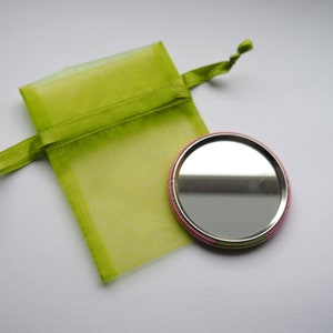 Fiona, the beauty queen, pocket mirror, beauty gift, wellness gift, make-up gift, make-up mirror image 3