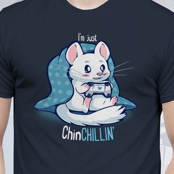 Consegna nel Regno Unito // ChinCHILLIN' and GAMING - T-shirt carina cincillà // Maglietta con giochi rilassanti //Regali per proprietari di animali domestici// T-shirt cincillà