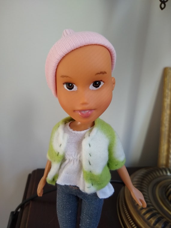 two bratz dolls