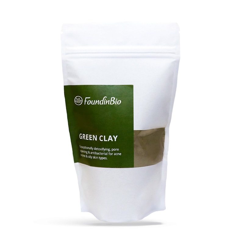 Green clay powder for face mask, edible food grade.