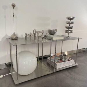 Modulares Low-Board aus Edelstahl – Minimalistisches Design, TV-Board, Sideboard, erweiterbares Regal für Wohnzimmer, Büro & Schallplatten
