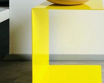 Mini Beistelltisch | Couchtisch | Metall | 26 cm x 20,5 x 20,5 cm | weiß | schwarz | gelb | indoor & outdoor | Hosenschnecke INTERORS