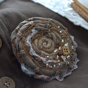 Broche de flores textiles, broches de tela, broche de otoño, broche de vestido, broche de flores de colores, joyería ecléctica