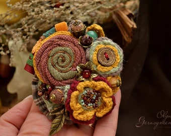 Colored floral brooch, embroidered brooch, crochet pin, textile brooch, dress brooch, fabric brooches, autumn jewelry