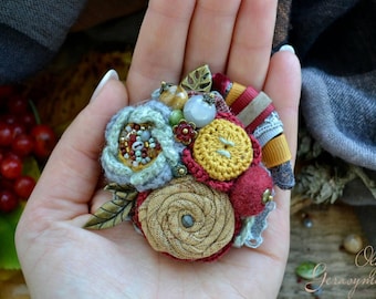 Crochet Floral Brooch: Boho Autumn Textile Pin