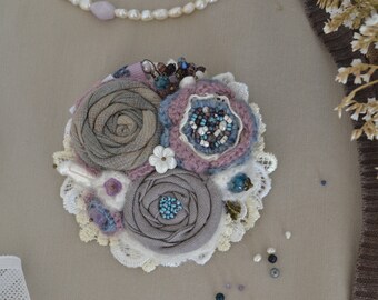 Crochet Flower Brooch: Handmade Boho Pin with Pearls & Agate