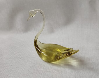 Beautiful Vintage Soviet Russian Color Glass Swan Figurine, Great condition, 1970s-1980s