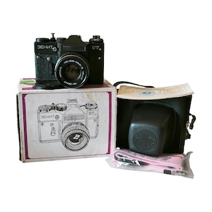 Nuovo!! Zenit ET - Fotocamera reflex sovietica russa da 35 mm, obiettivo Helios 44 M-5, custodia, tracolla, scatola, documenti, 1991
