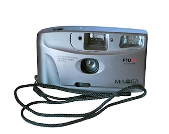 Rarissima!! Minolta F10 BF Titanium - Bellissima fotocamera digitale Lomography 35 mm vintage, in ottime condizioni, anni '90.