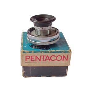 Vintage Pentacon 2.7x Magnifyng Viewfinder Eyecup, Box, Great