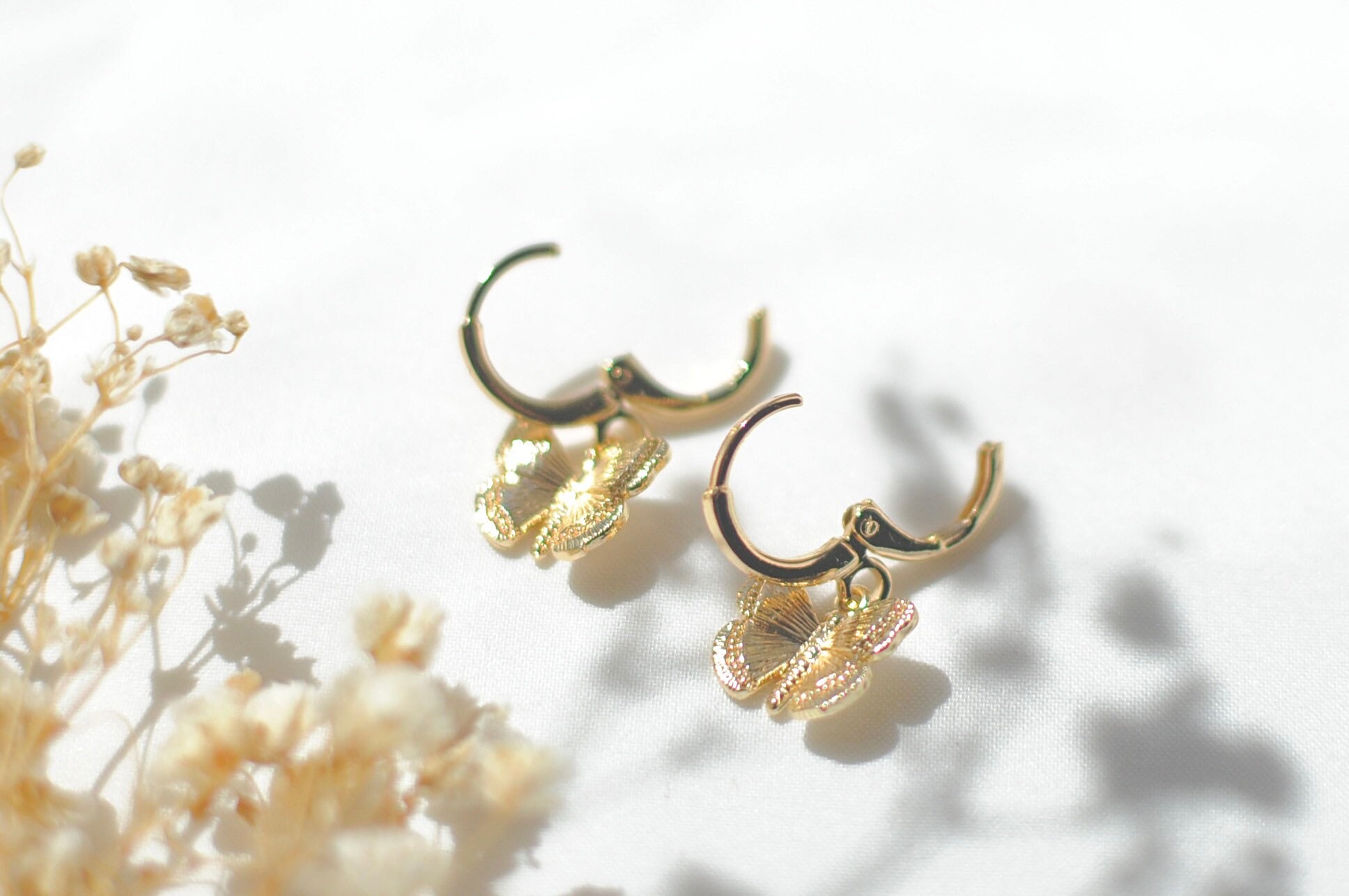 18k gold butterfly earrings