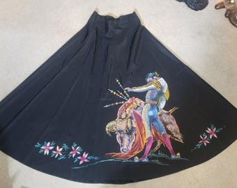 Gonna a ruota messicana in acetato dipinta a mano, anni '50, con stampa a tema torero.