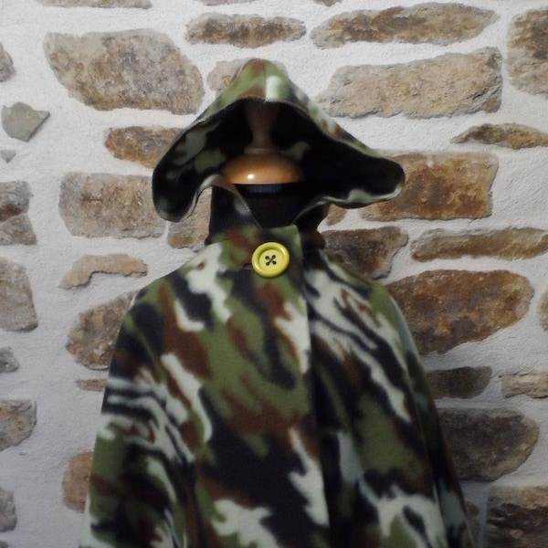 Cape enfant 4 ans avec capuche en polaire motif camouflage