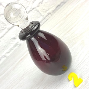 ヴィンテージ ルビーレッドガラス香水瓶 透明ストッパー 手吹き 1970年代 化粧台装飾