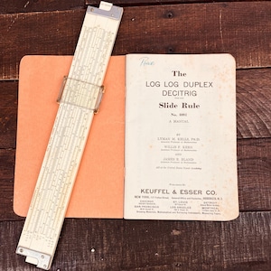 "Vintage Keuffel Esser Rechenschieber 4081 ""Decitrig"" Log Log Dupliy, Anleitung im Koffer, aus den USA, 1940er Jahre"