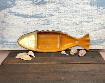 Vintage fiskfat i trä, Capiz-snäcka, 24-tums bricka, kustnära bohemisk dekor