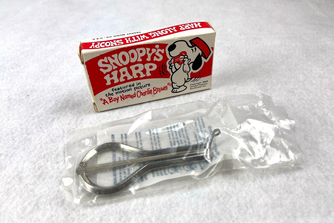 Vintage Snoopy's Mouth Harp 1970s Harp Along With Snoopy Etsy Canada