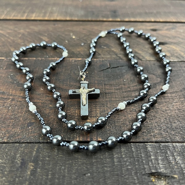 Vintage Christian Prayer Beads 17 inch Roman Catholic Glass and Metal Rosary Necklace Crucifix Jesus Christ Christian Religious Gift