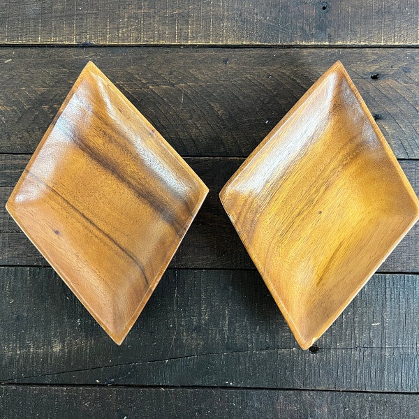 Vintage Pair of Wooden Diamond Shaped Monkey Pod Serving Trays Nut Candy Dish Small Wood Trays Primitive Rustic Bohemian Party Serveware