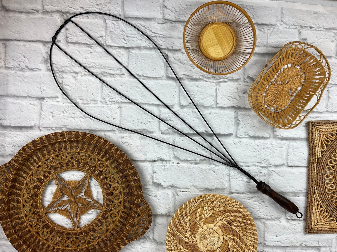 Vintage Rug Beater Wire & Wood Hand Held 32 Inch Carpet Beater Rustic