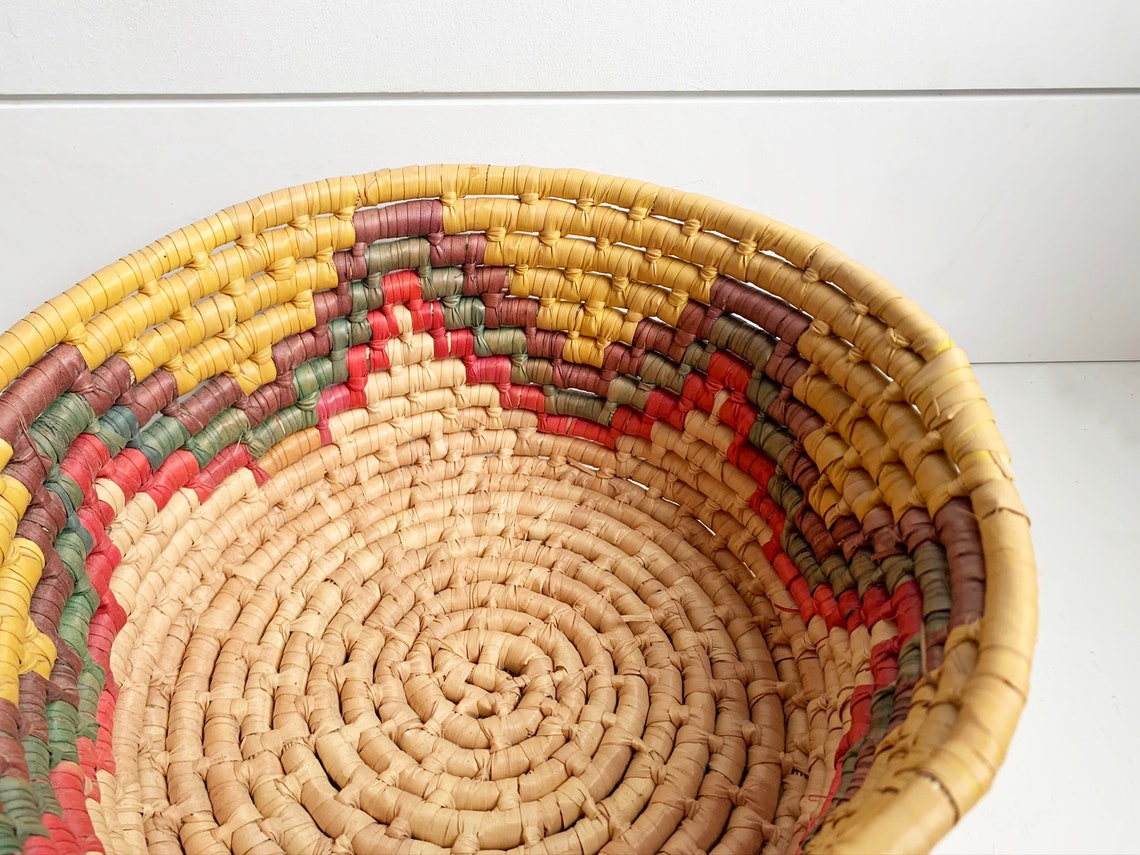 Vintage coiled raffia grass basket // vintage African coil Etsy
