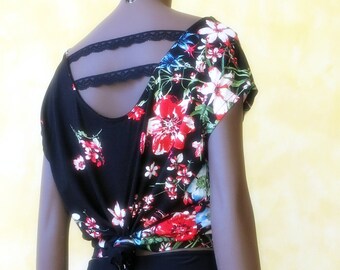 Buy 2 pieces for 50% sale! - Black Floral Loose Short Sleeves Top with Back Black Lace Stripes