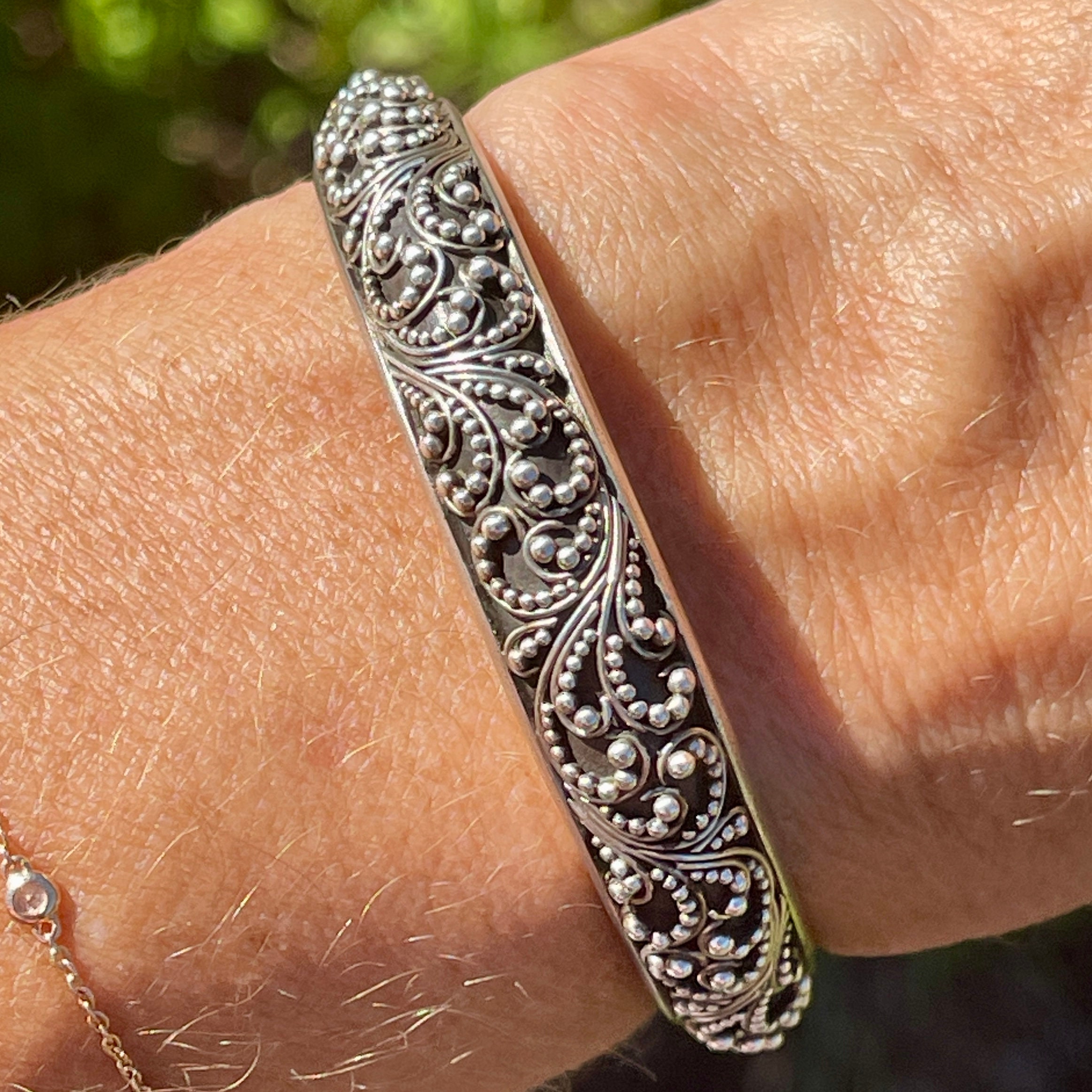 【VINTAGE HOLLYWOOD】Vintage 2008 Square Bracelet Vintage Light Weight Open Work Silver Tone Square Link