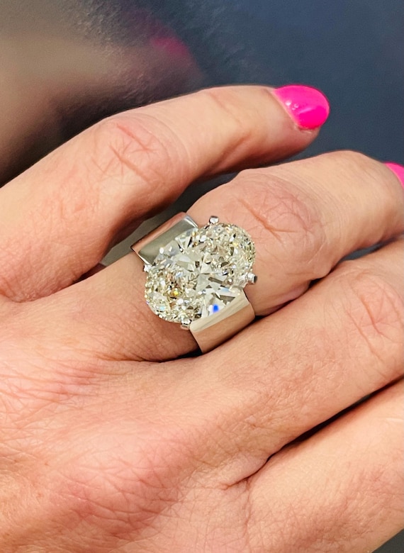 8.14Ct Oval Cut Lab Created Diamond Certified VS2, G Wide Band  In Platinum Size 7.5